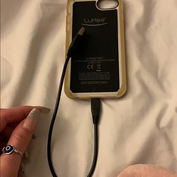 LuMee light up iPhone case - Picture 7 of 7